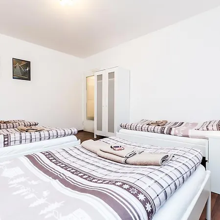 Stammheim Apartment Köln